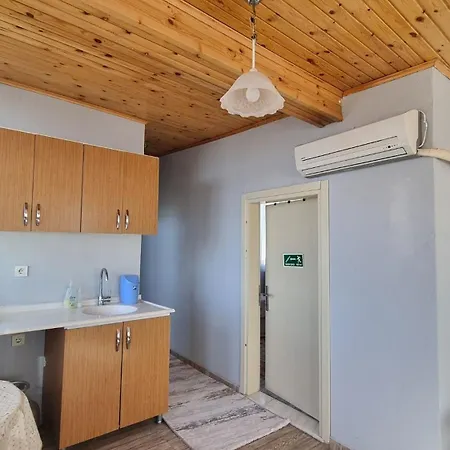 Apartment Bozcaadaya Karsi Geyikli Merkezde Terasli Catikati Ezine